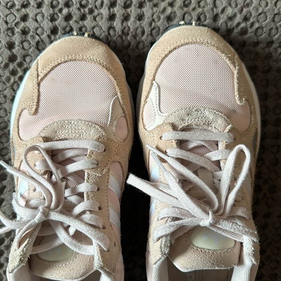 Adidas Falcon - Blush - US6 - Picture 3 of 4